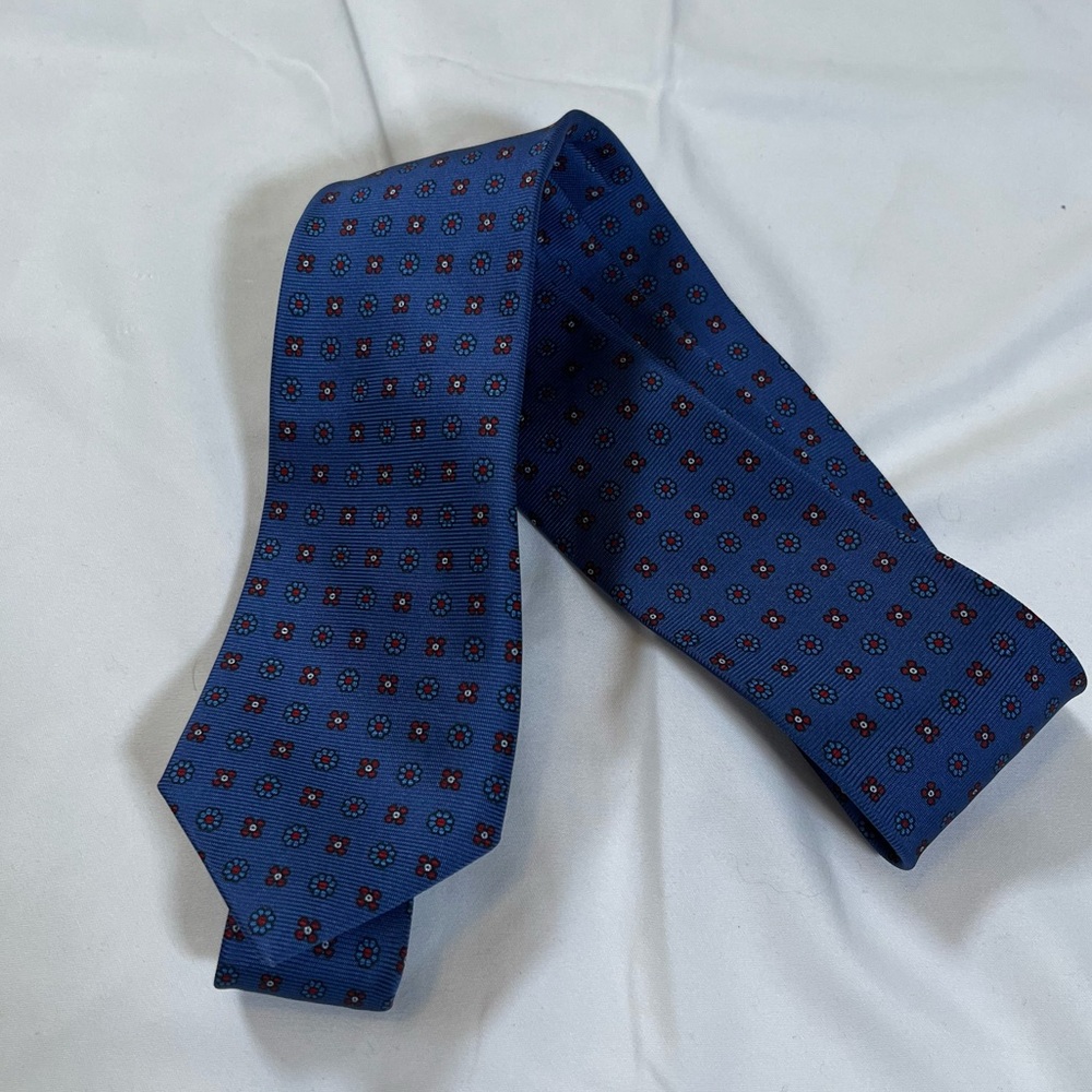 J. Crew Mens‎ Tie Necktie Silk Blue Red Geometric Pattern Width 2.5" Length 58”